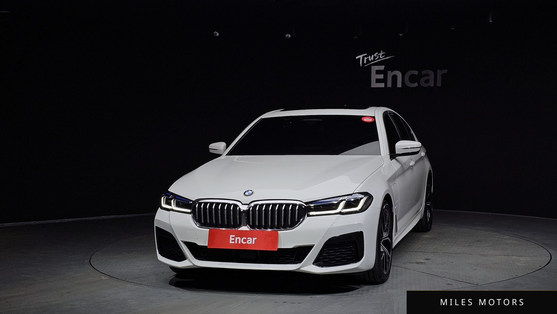 BMW 5 Series (G30) 2021 — миниатюра 3