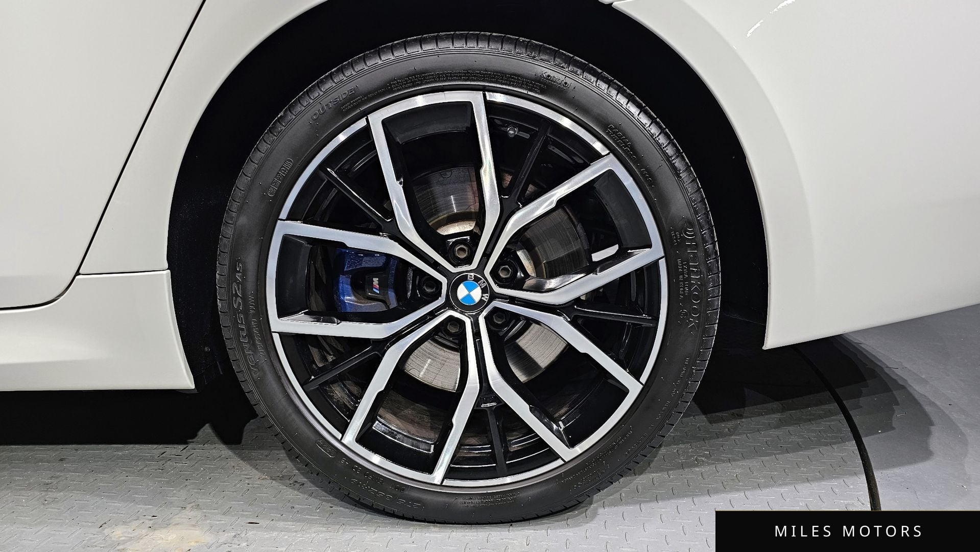 BMW 5 Series (G30) 2021 — миниатюра 5