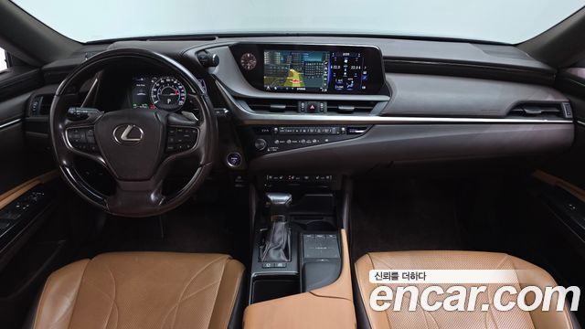 Лексус ES300h 2019 — миниатюра 6