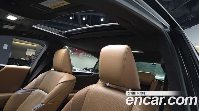 Лексус ES300h 2019 — миниатюра 19
