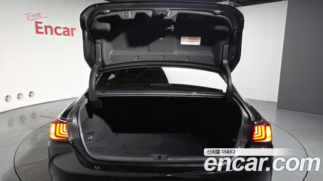 Лексус ES300h 2019 — миниатюра 20