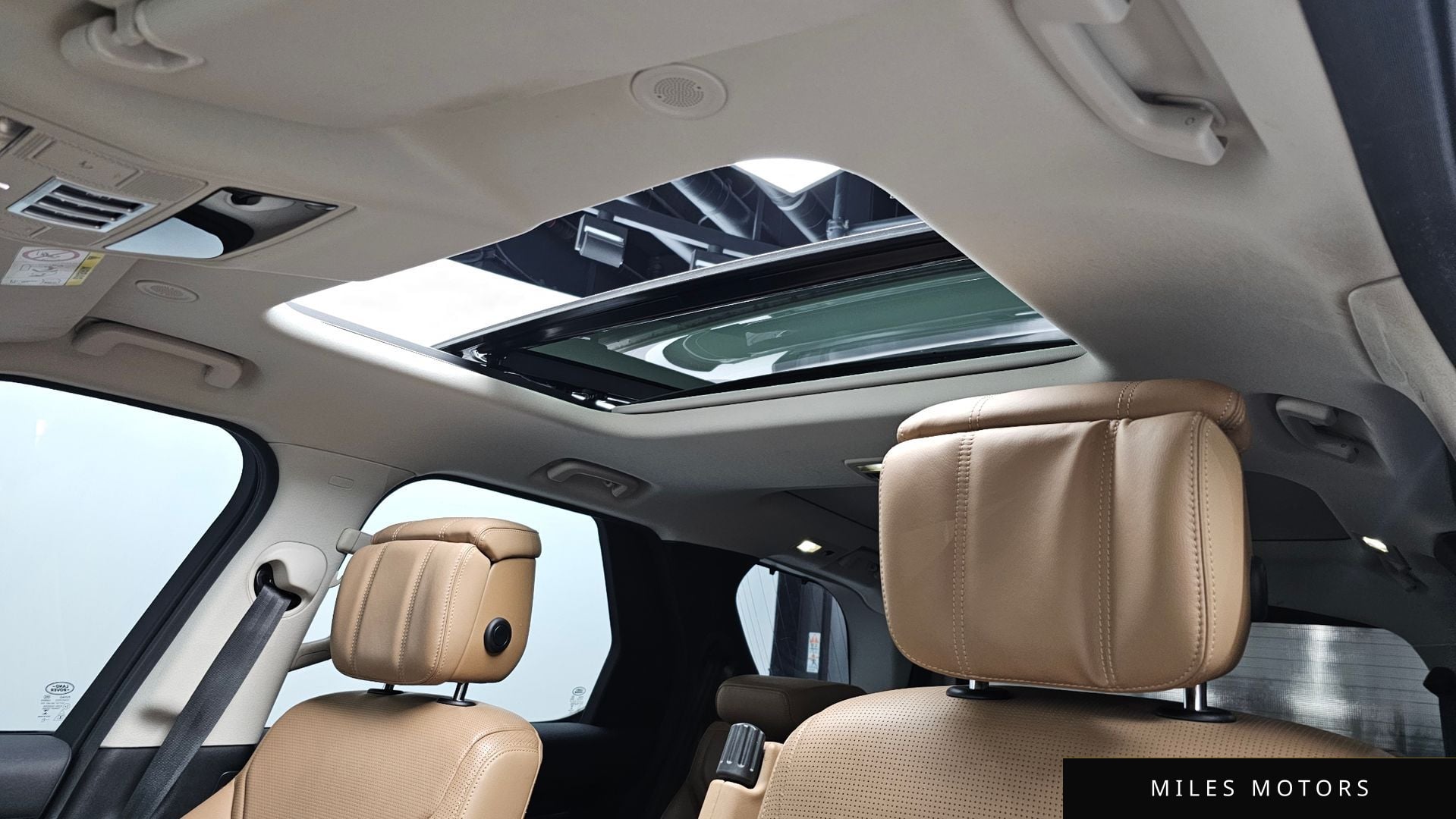 Land Rover 디스커버리 5 2022 — миниатюра 18
