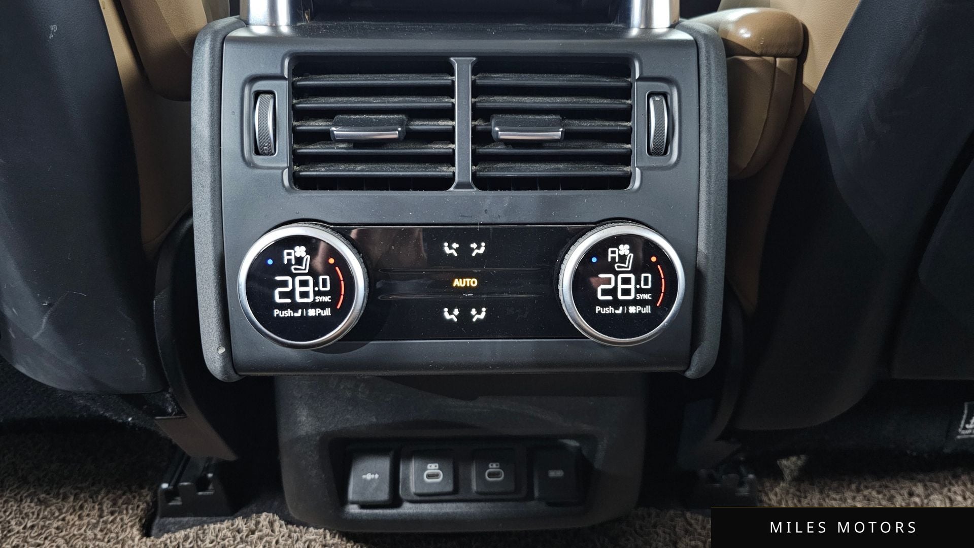 Land Rover 디스커버리 5 2022 — миниатюра 19