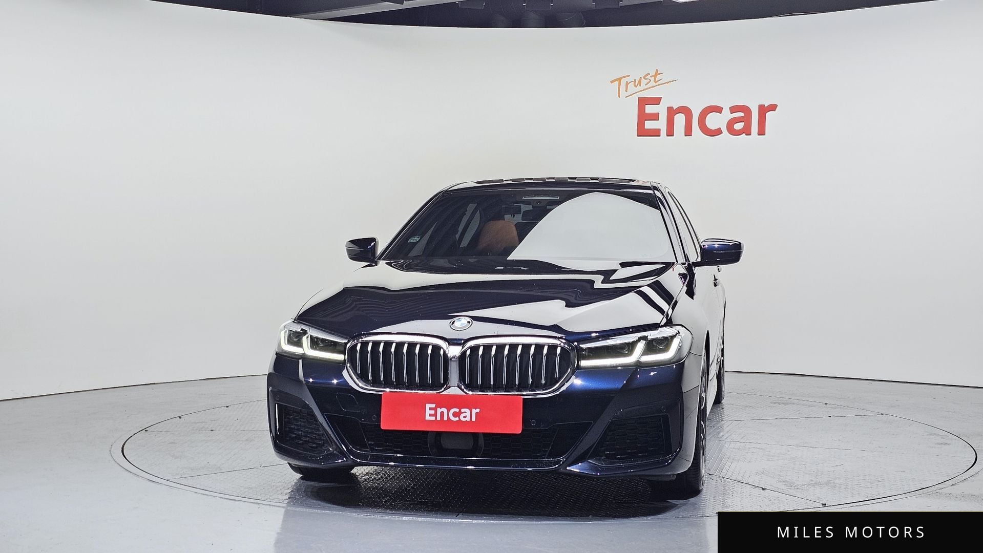 BMW 5 Series (G30) 2021 — миниатюра 3