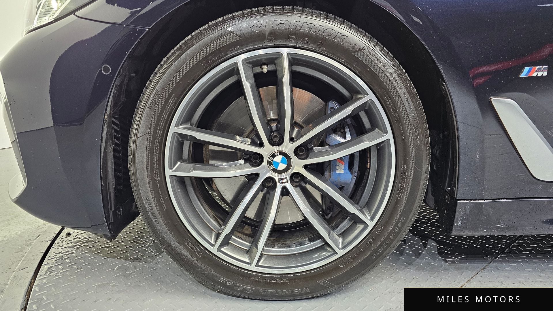 BMW 5 Series (G30) 2021 — миниатюра 5
