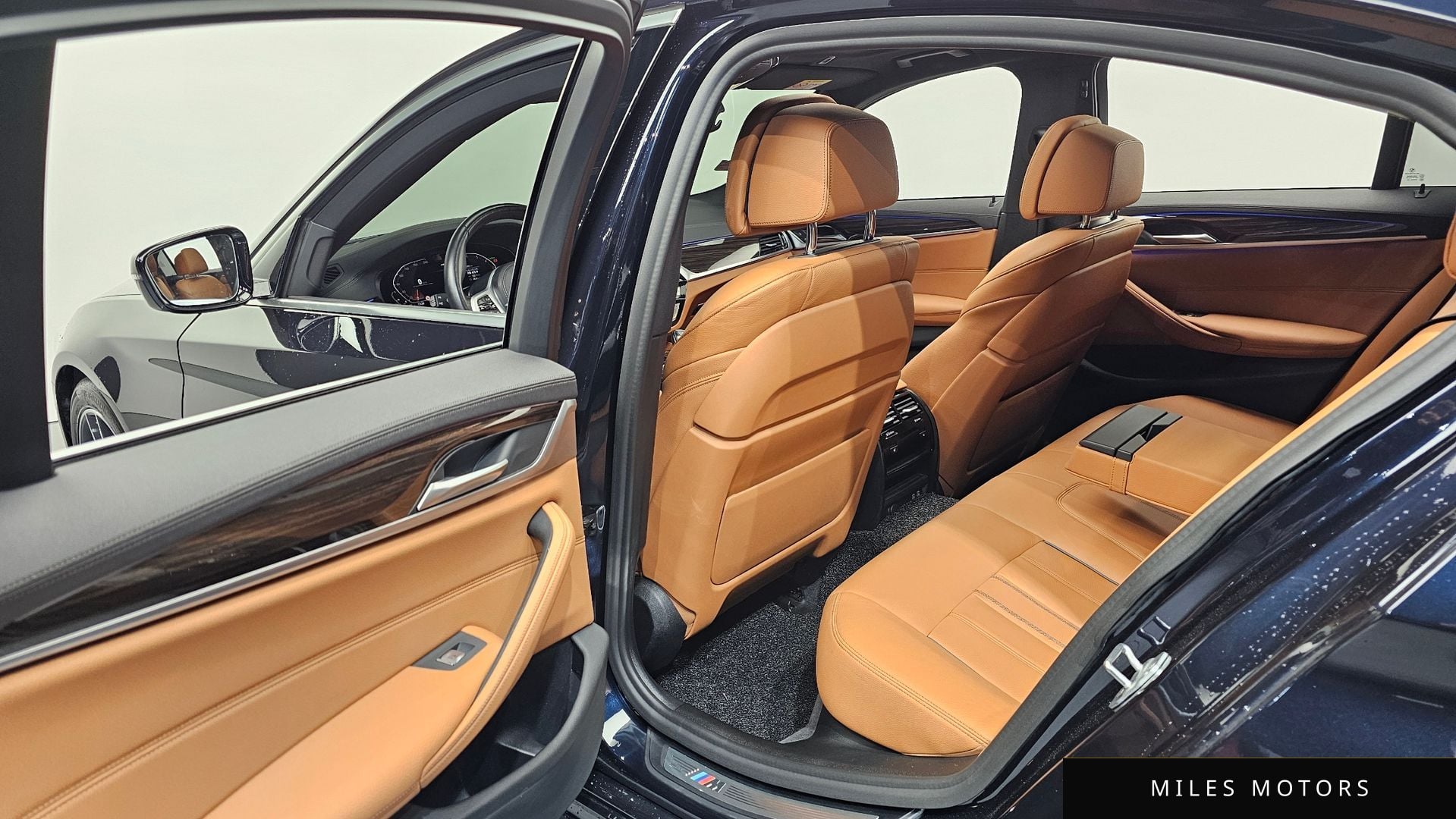 BMW 5 Series (G30) 2021 — миниатюра 11