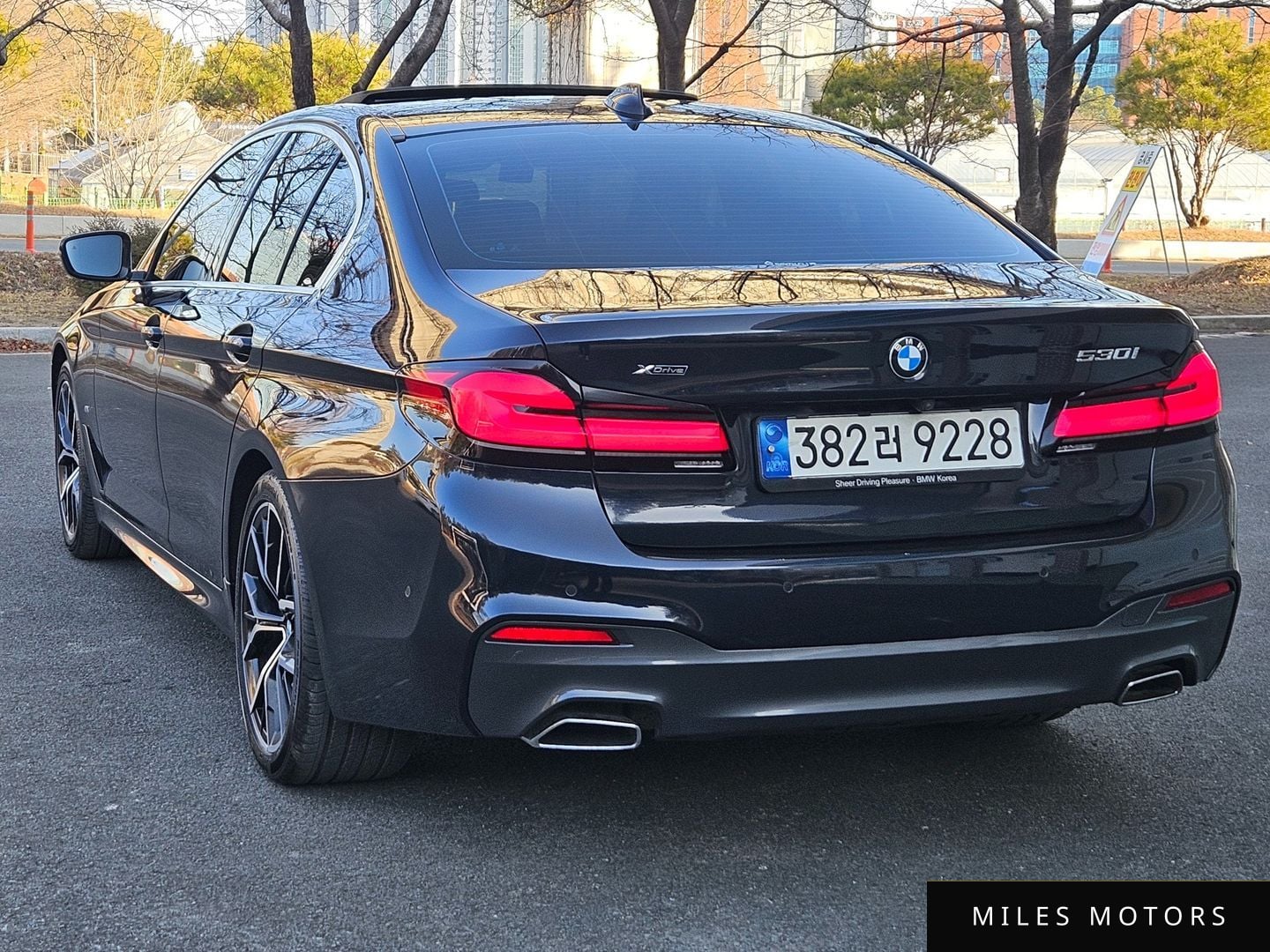 BMW 5 Series (G30) 2022 — миниатюра 5