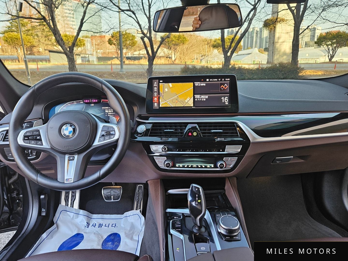BMW 5 Series (G30) 2022 — миниатюра 10