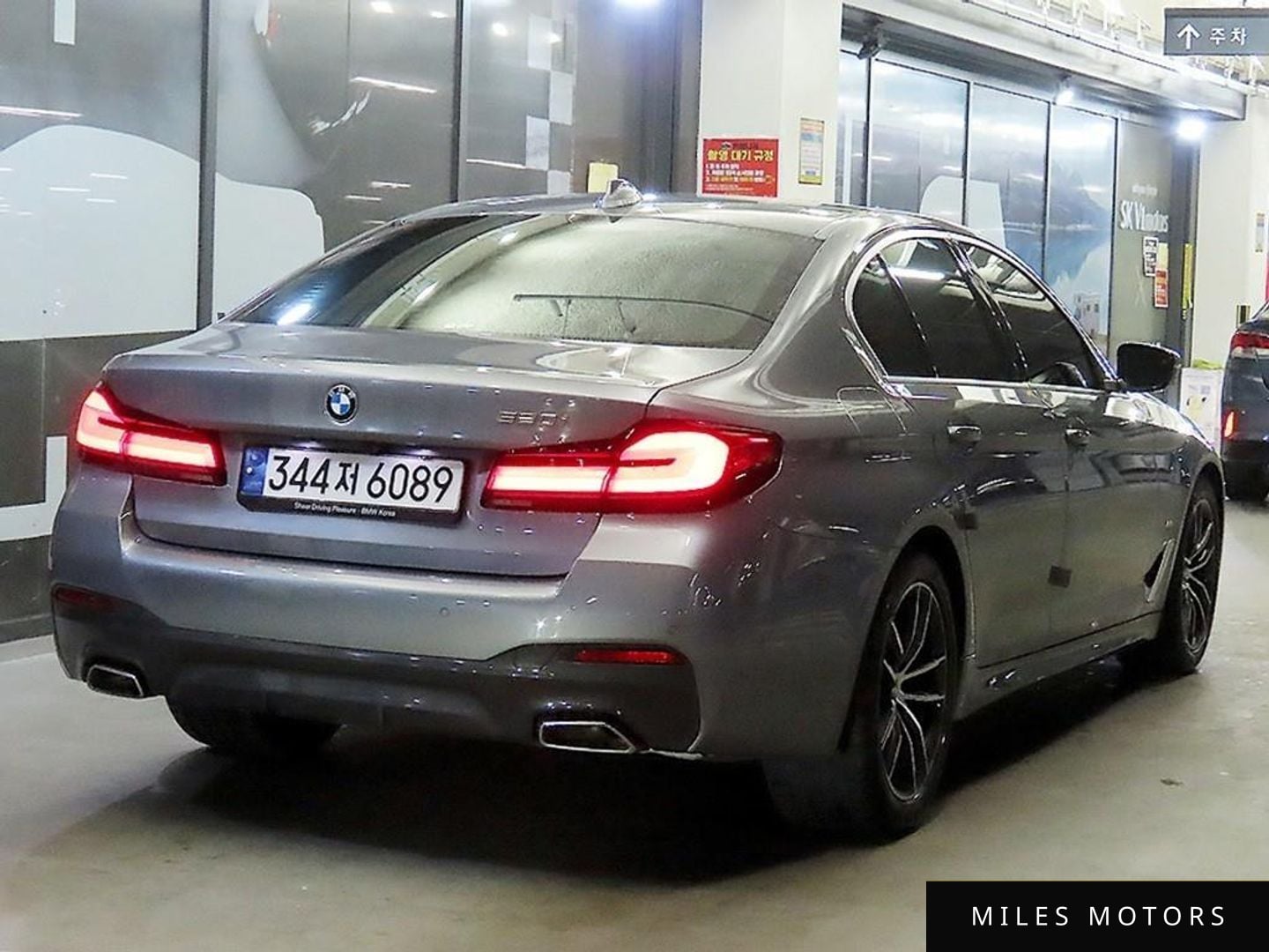 BMW 5 Series (G30) 2023 — миниатюра 4