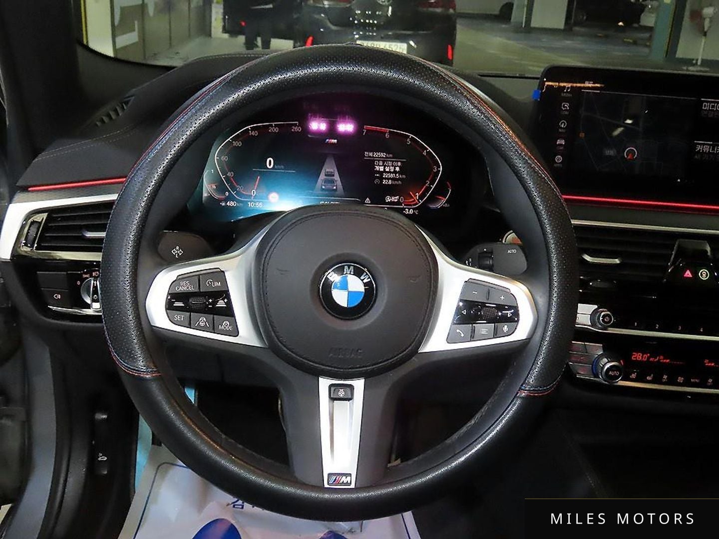 BMW 5 Series (G30) 2023 — миниатюра 8