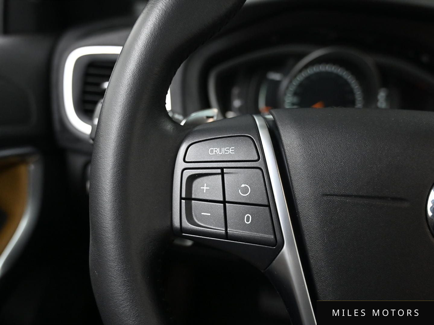 Volvo V40 2018 — миниатюра 18