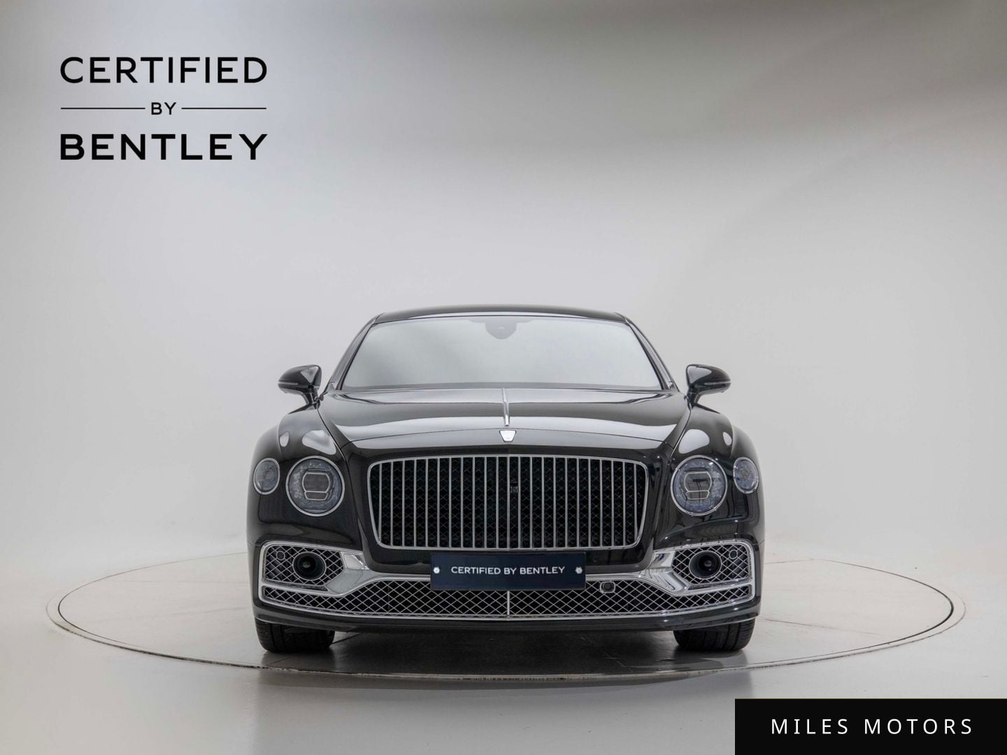 Bentley Flying Spur 2024 — миниатюра 2