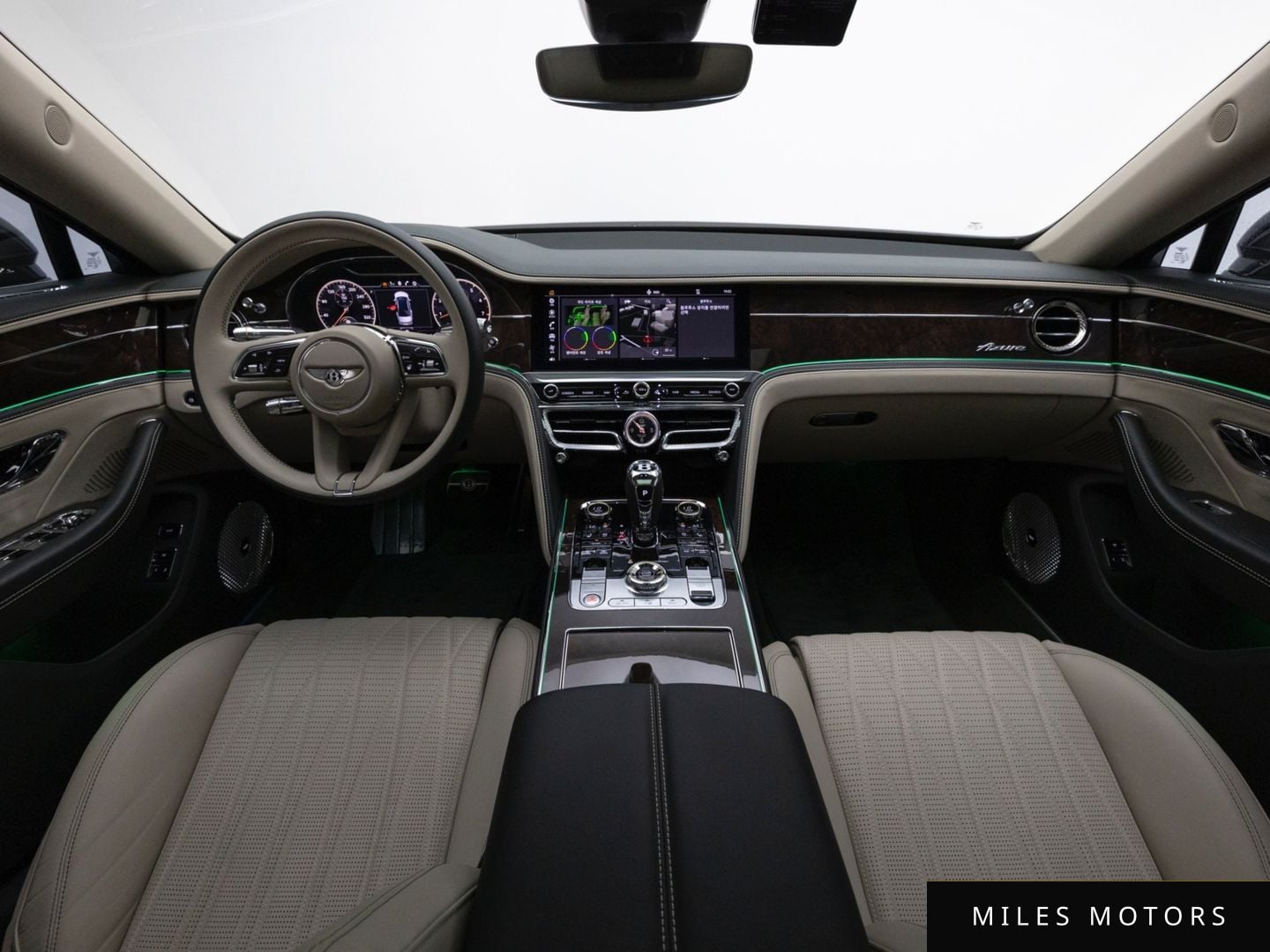 Bentley Flying Spur 2024 — миниатюра 6