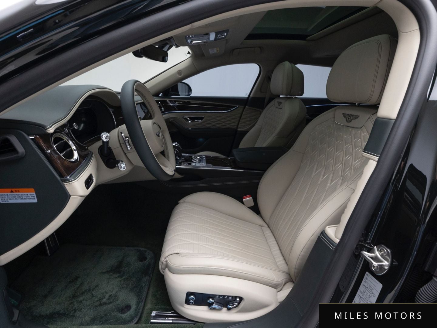 Bentley Flying Spur 2024 — миниатюра 10
