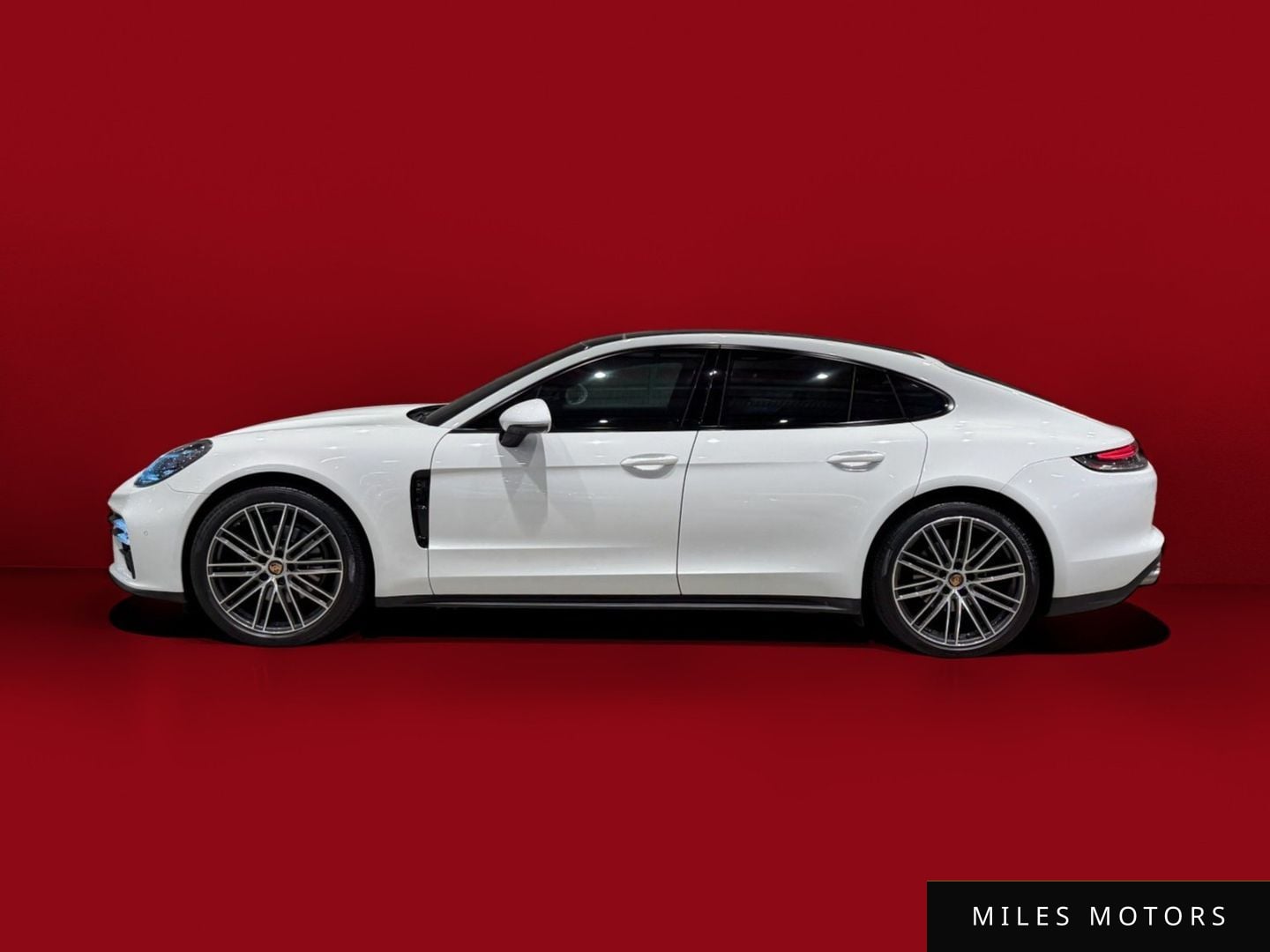 Porsche Panamera 2021 — фото 1 из 12