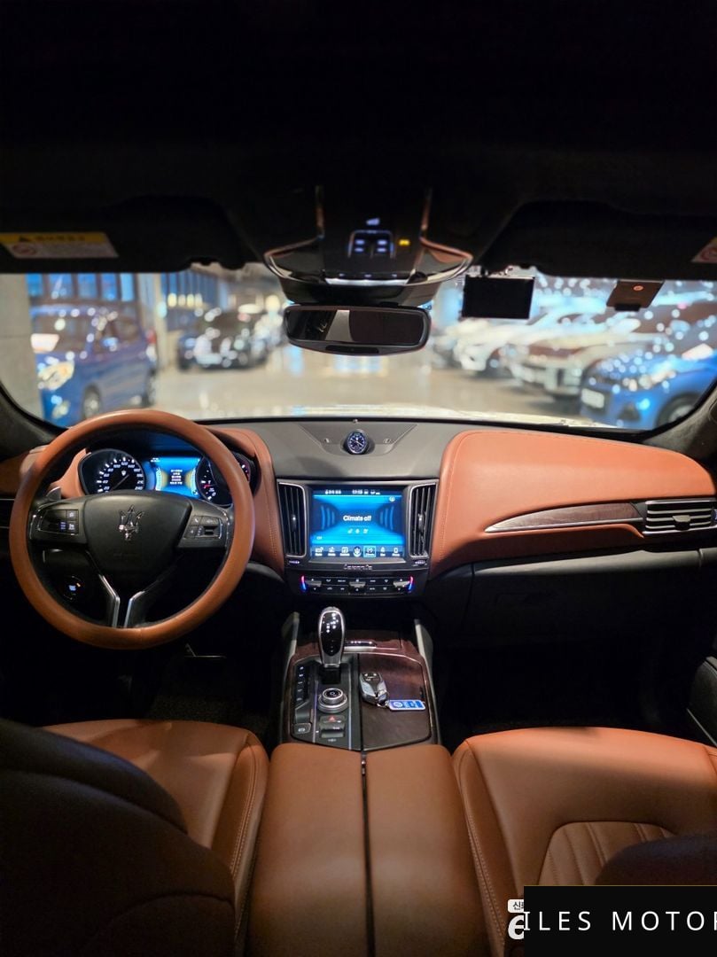 Maserati Levante 2017 — миниатюра 10