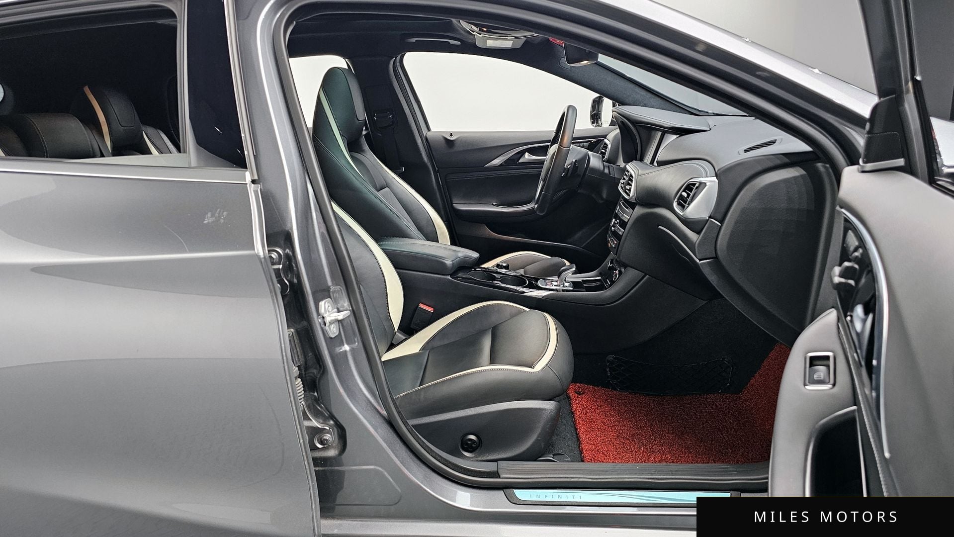 Infiniti Q30 2017 — миниатюра 10