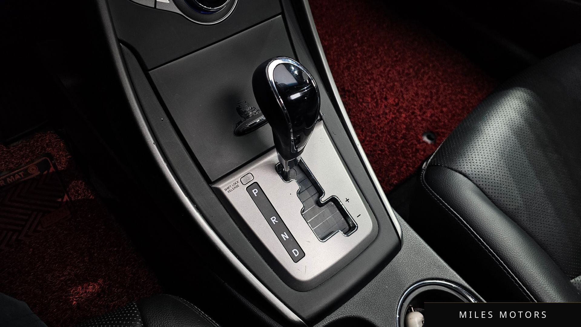 Hyundai AVANTE 2013 — миниатюра 9