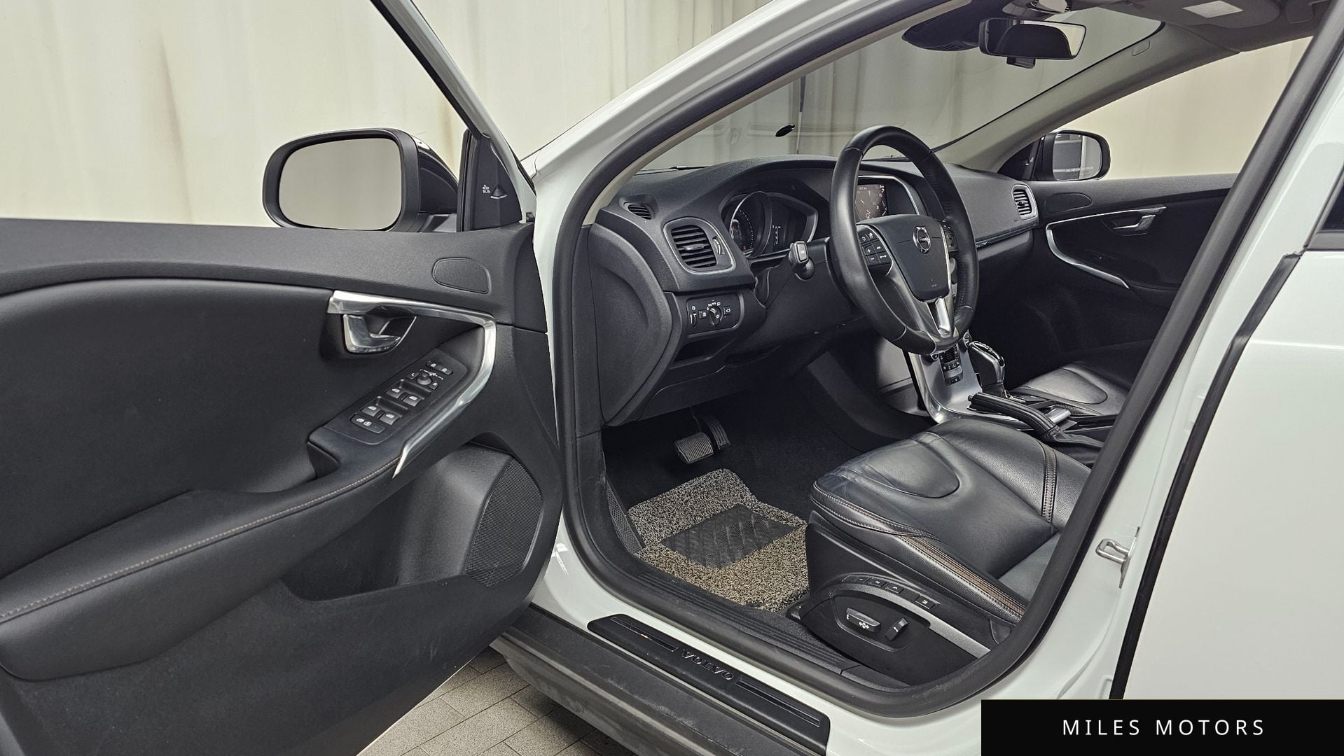 Volvo V40 2019 — миниатюра 10