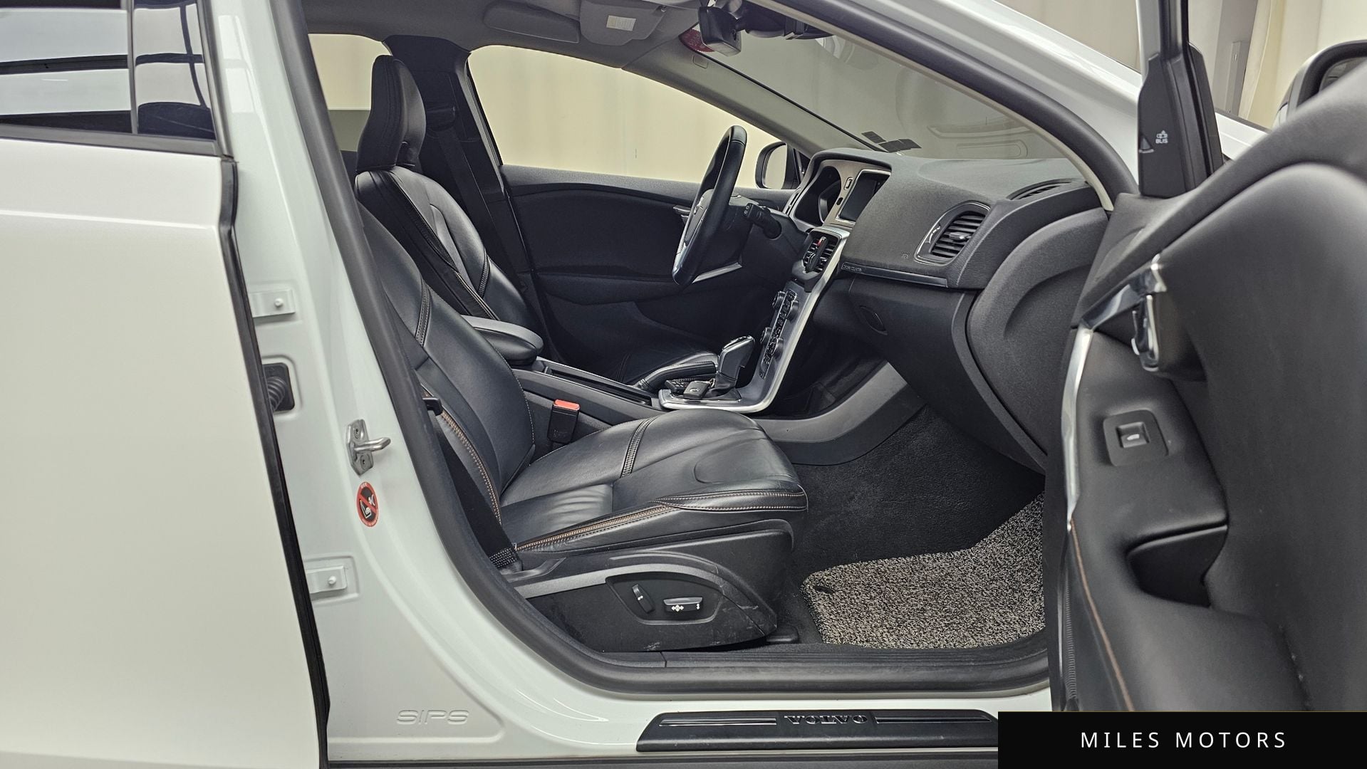 Volvo V40 2019 — миниатюра 11