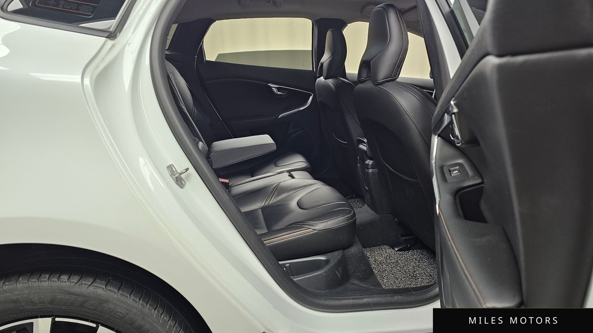 Volvo V40 2019 — миниатюра 12