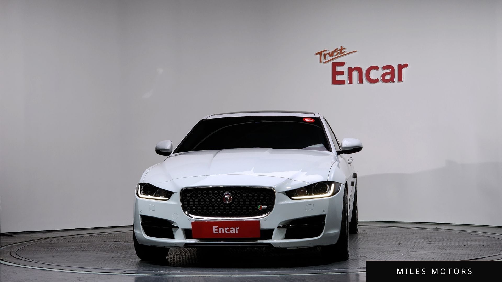 Jaguar XE 2017 — миниатюра 3