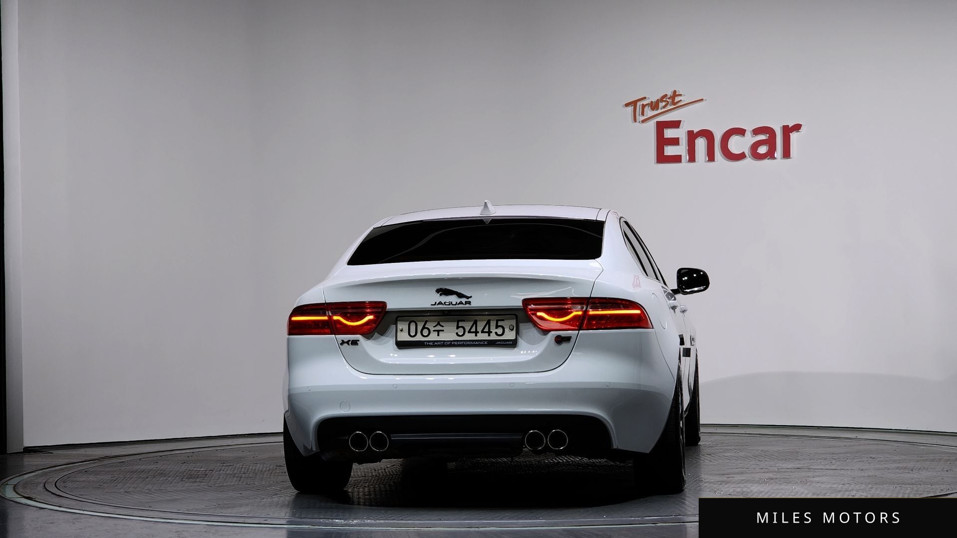 Jaguar XE 2017 — миниатюра 4