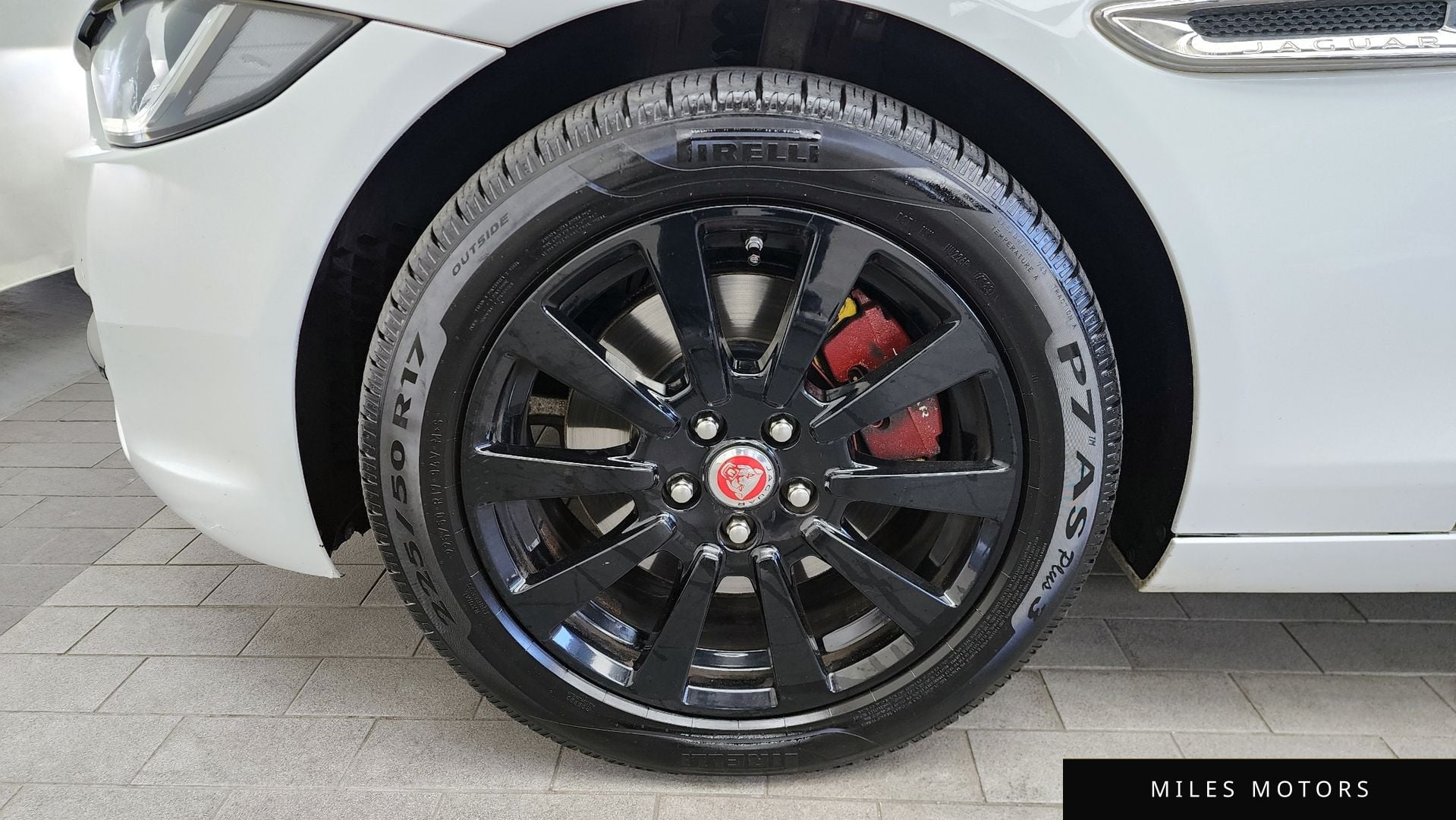Jaguar XE 2017 — миниатюра 5