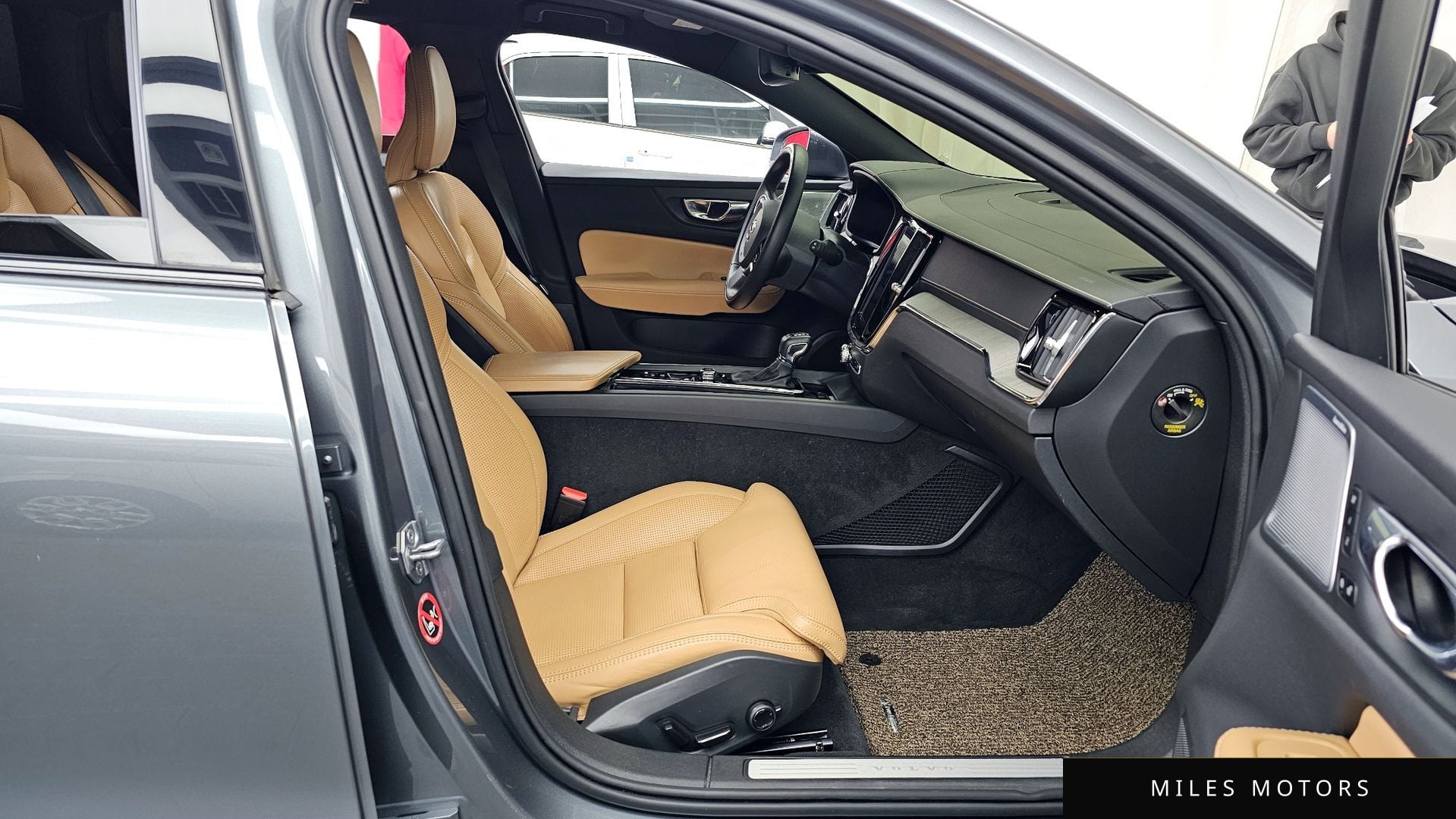 Volvo V60 2020 — миниатюра 11