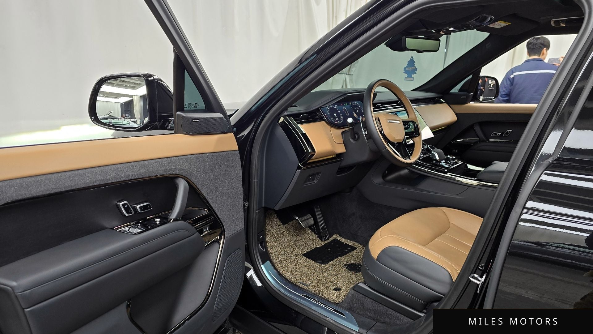 Land Rover Range Rover Sport 2023 — миниатюра 10