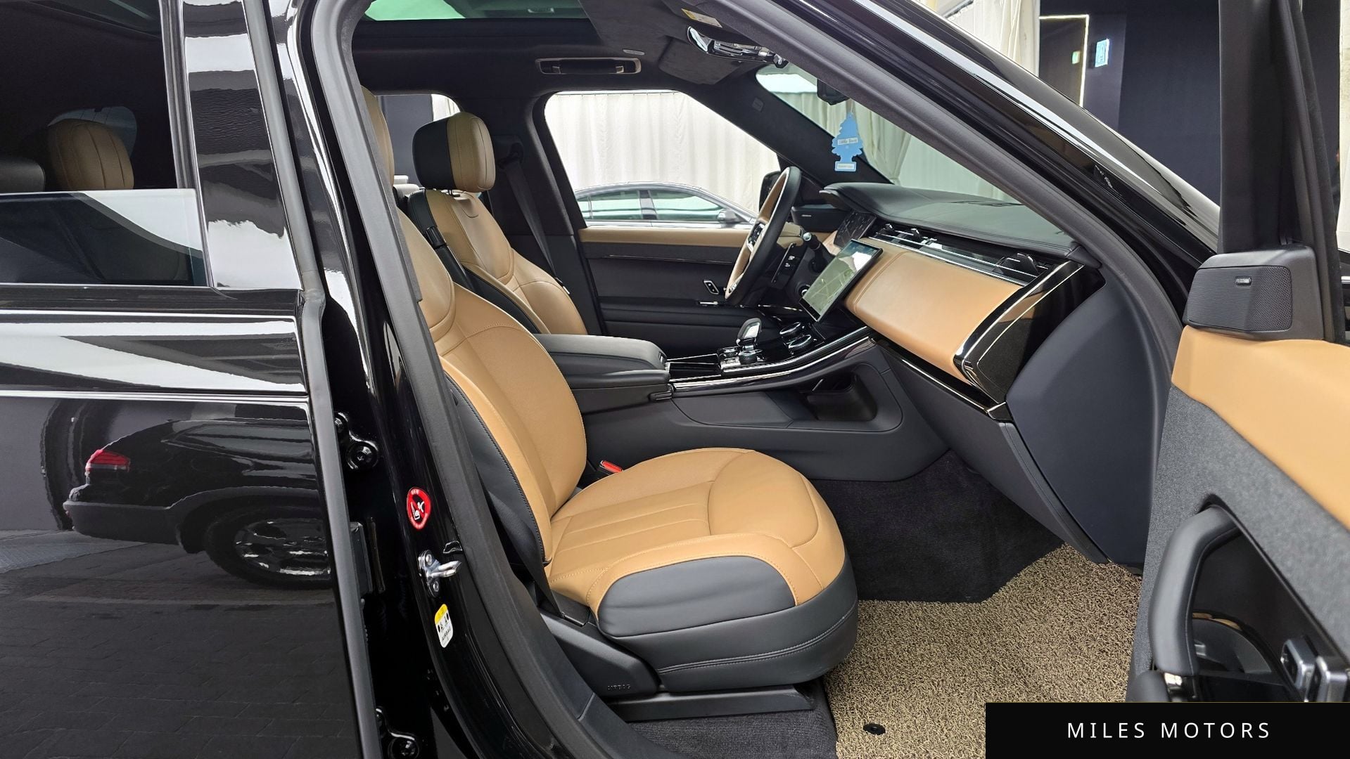 Land Rover Range Rover Sport 2023 — миниатюра 11