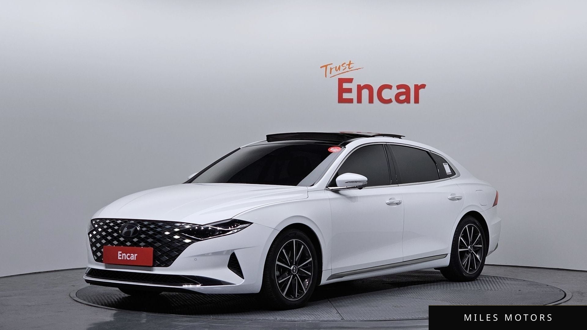 Hyundai Grandeur 2022 — фото 1 из 12