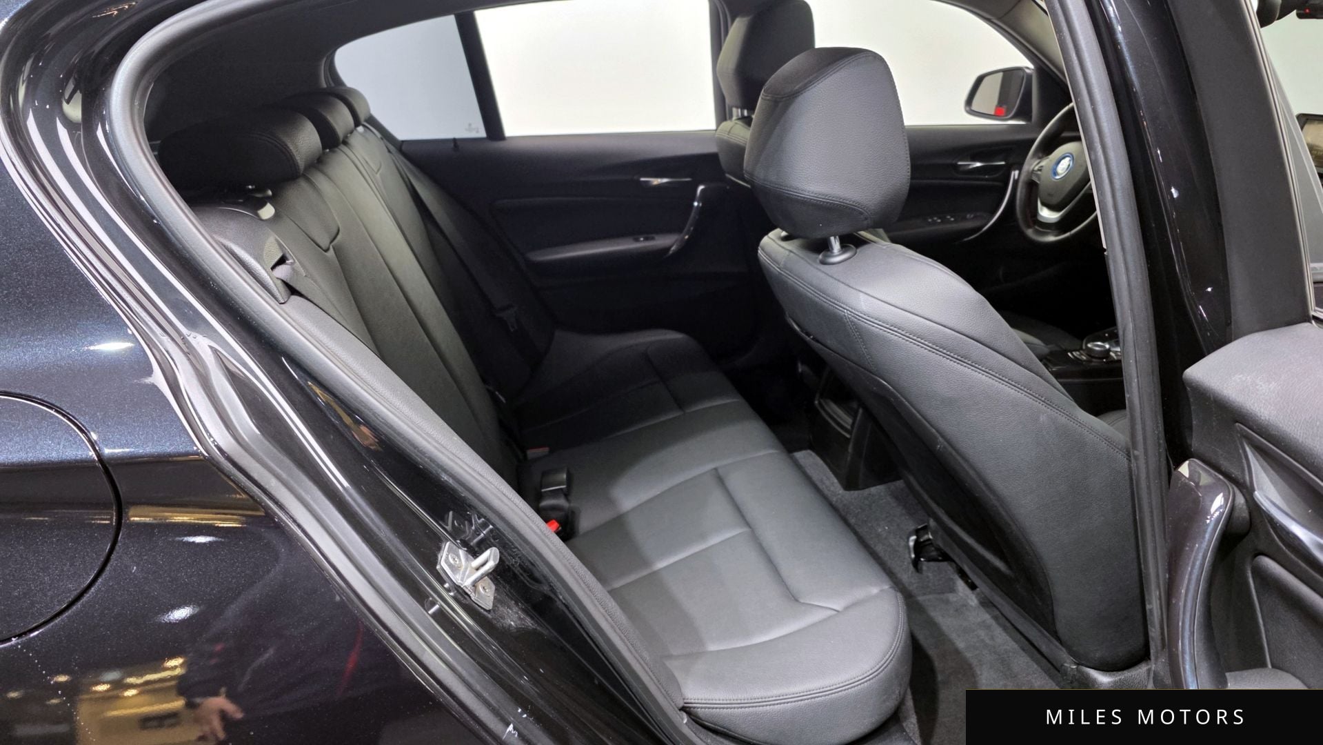 BMW 1시리즈 (F20) 2015 — миниатюра 12