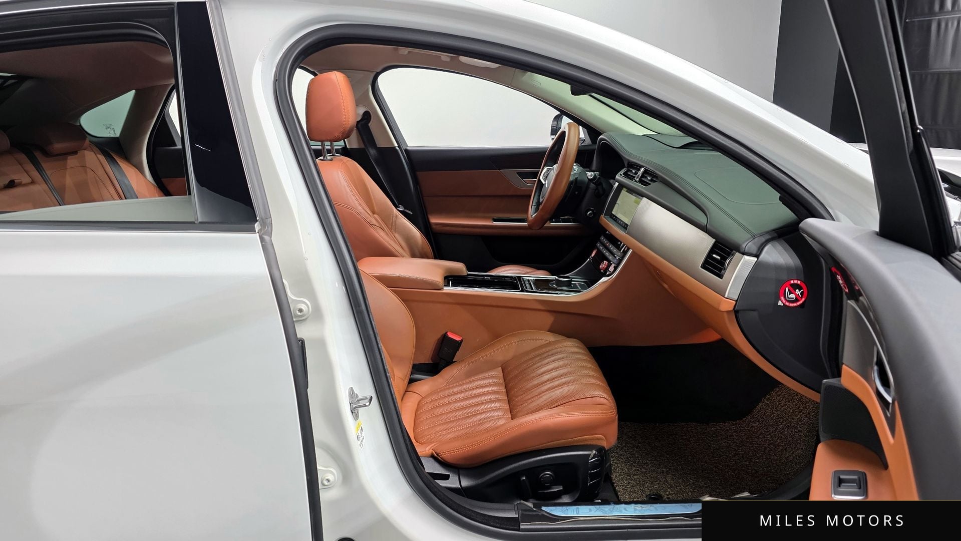 Jaguar XF (X260) 2018 — миниатюра 10