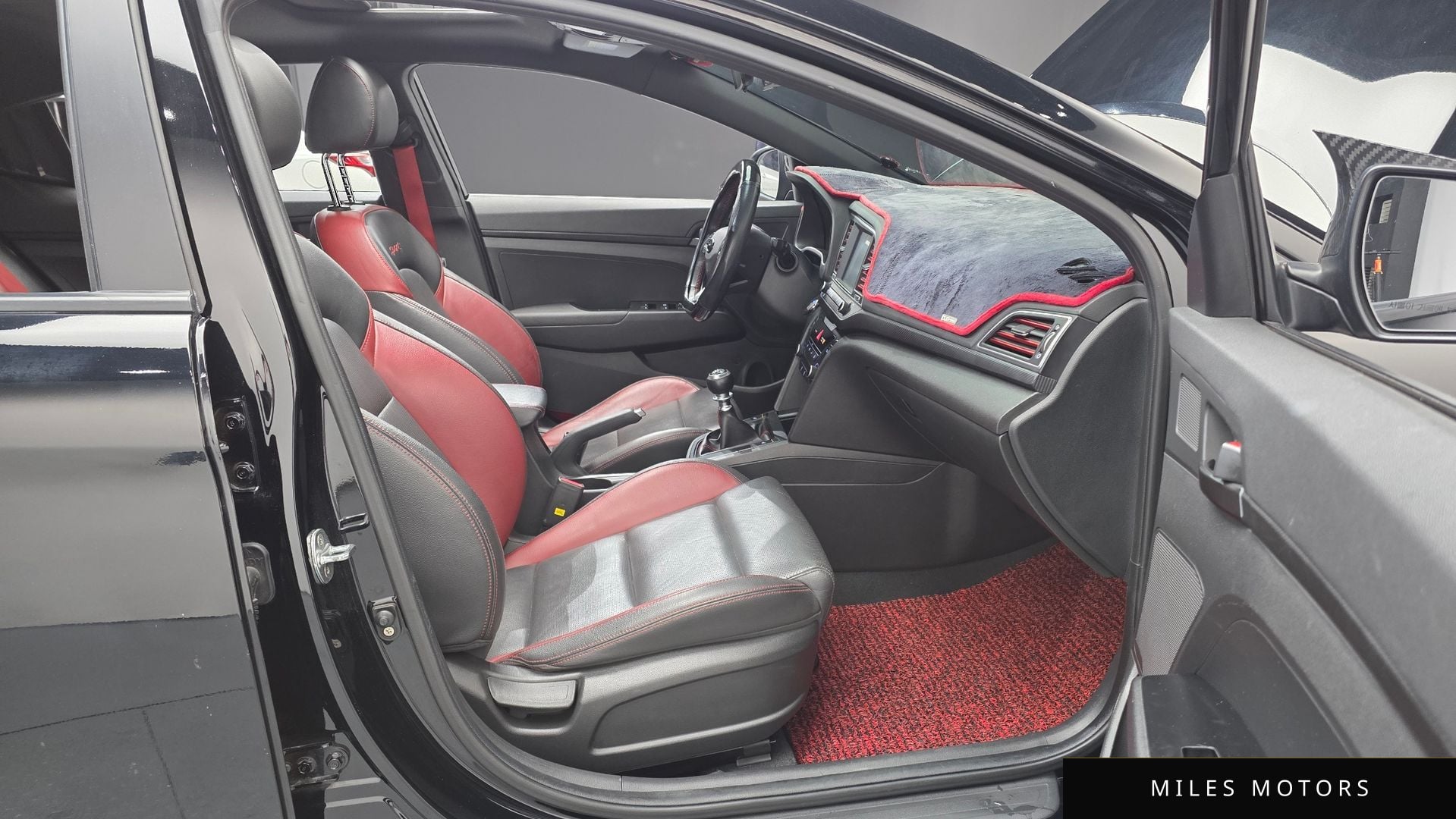 Hyundai AVANTE 2018 — миниатюра 10