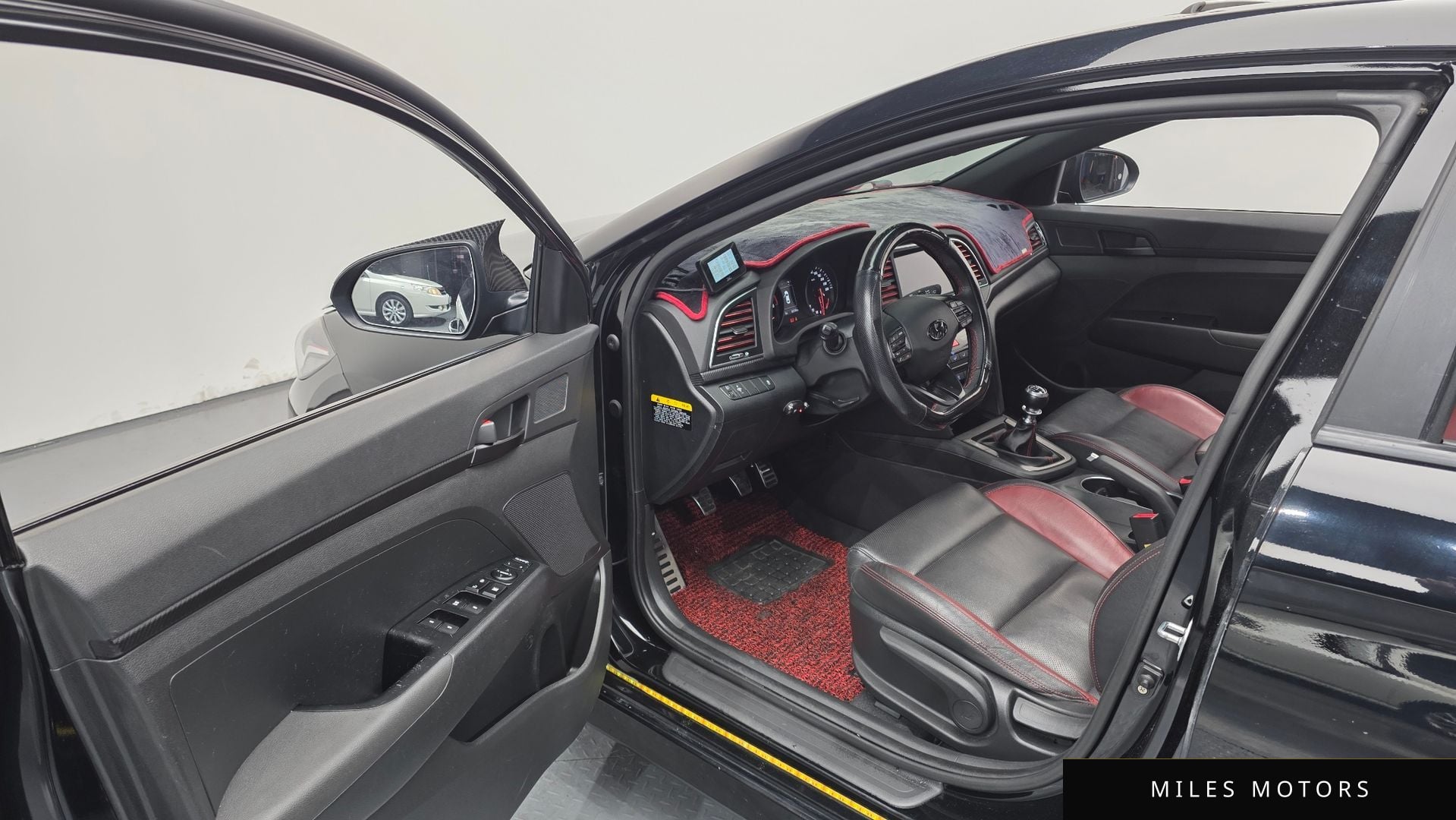Hyundai AVANTE 2018 — миниатюра 11