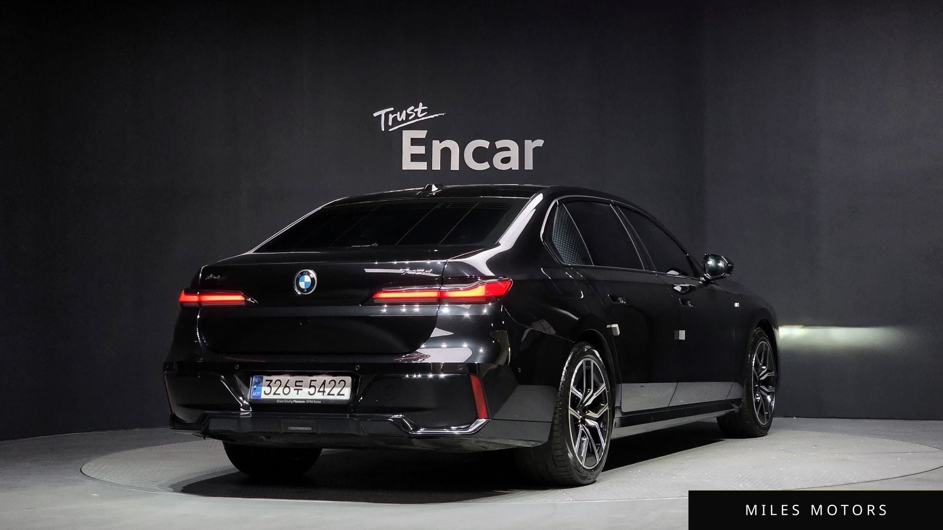 BMW 7 Series (G70) 2024 — миниатюра 2