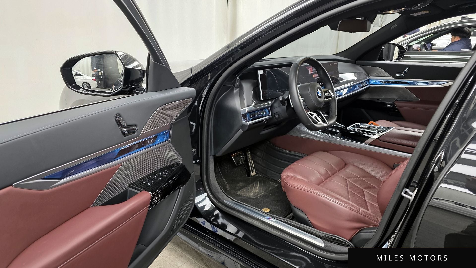BMW 7 Series (G70) 2024 — миниатюра 10