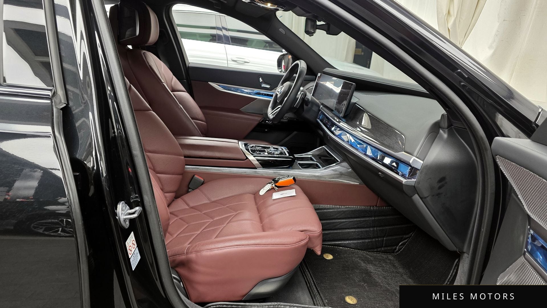 BMW 7 Series (G70) 2024 — миниатюра 11