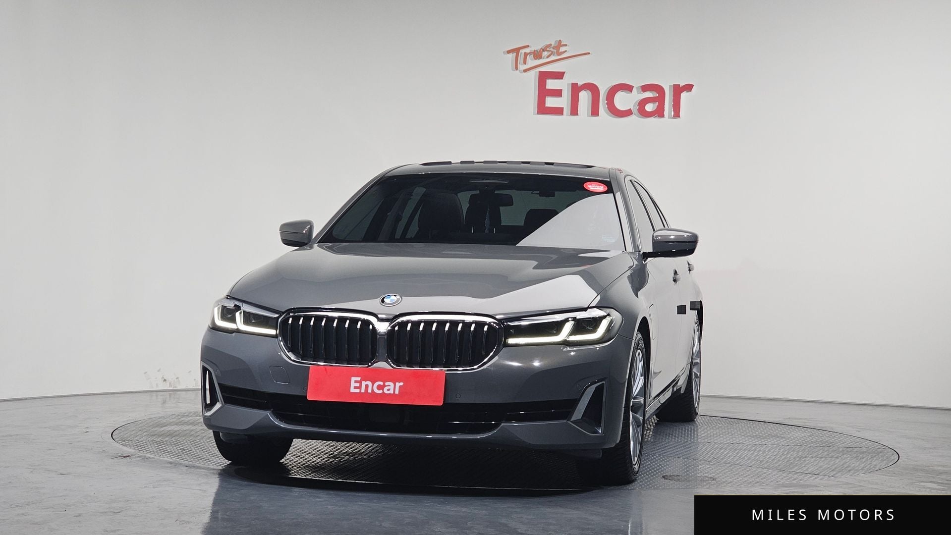BMW 5 Series (G30) 2021 — миниатюра 3