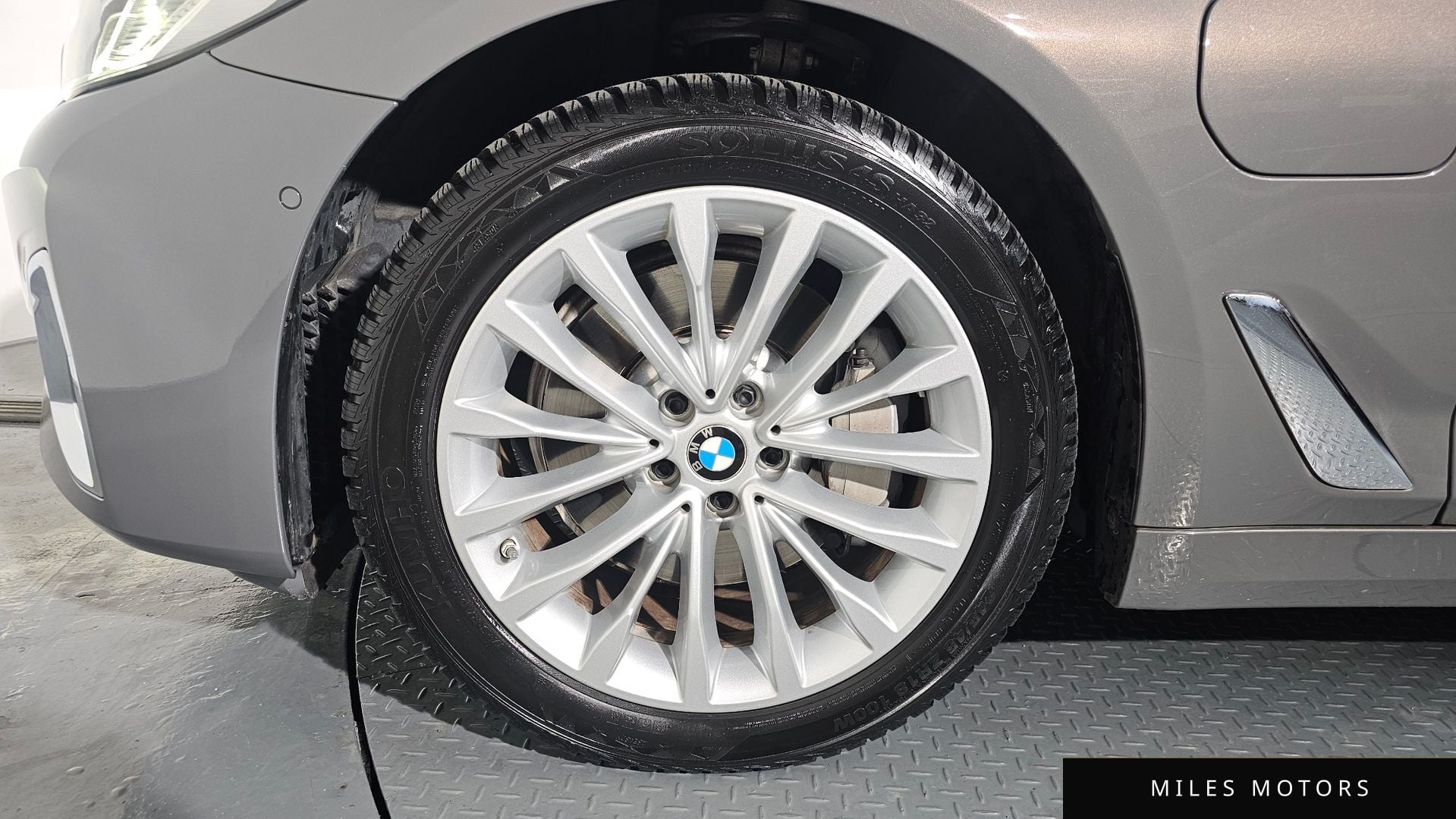 BMW 5 Series (G30) 2021 — миниатюра 5
