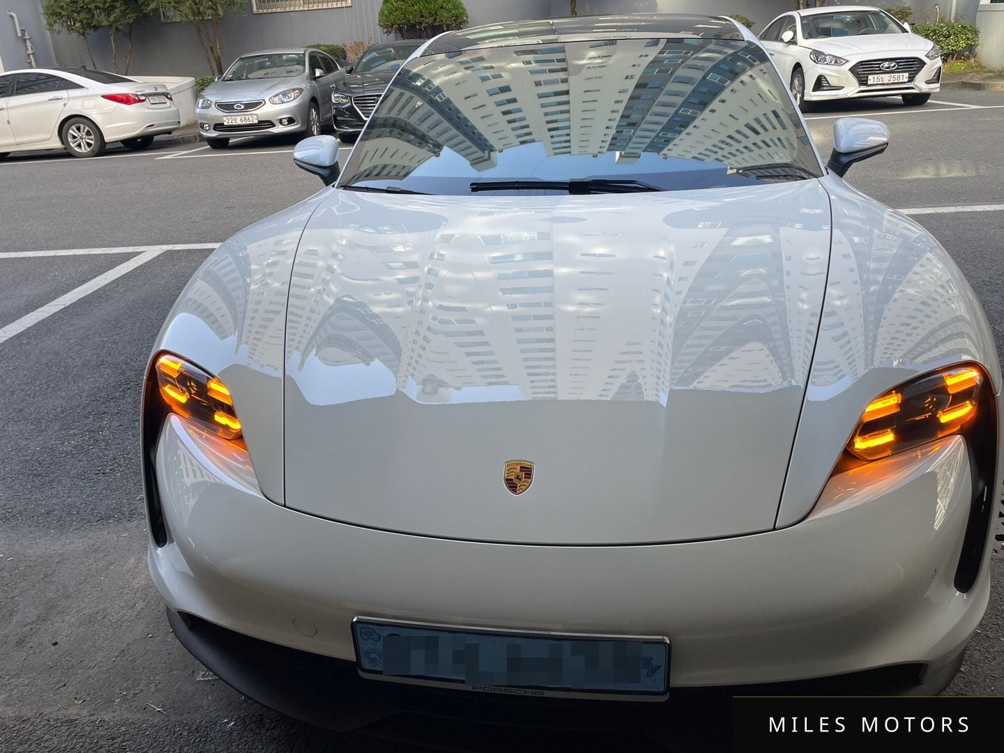 Porsche 타이칸 2023 — миниатюра 3