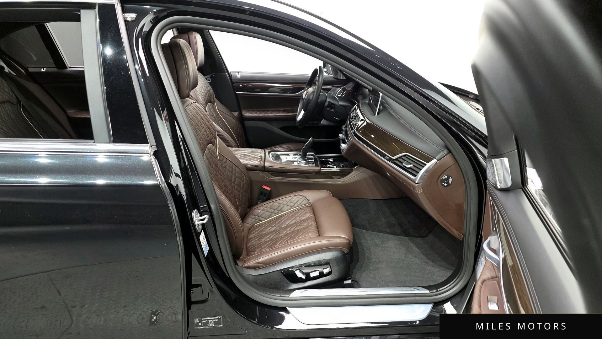 BMW 7 Series (G11) 2022 — миниатюра 11