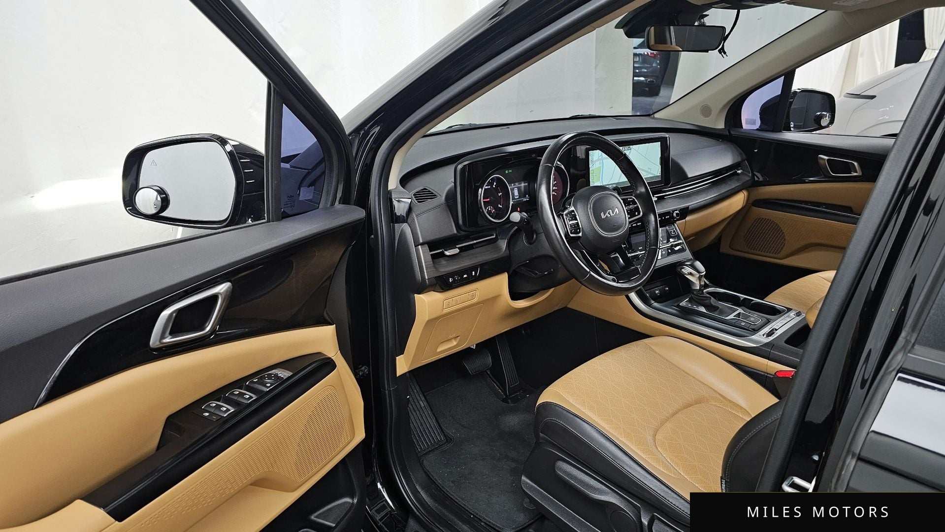 Kia Carnival 2023 — миниатюра 10