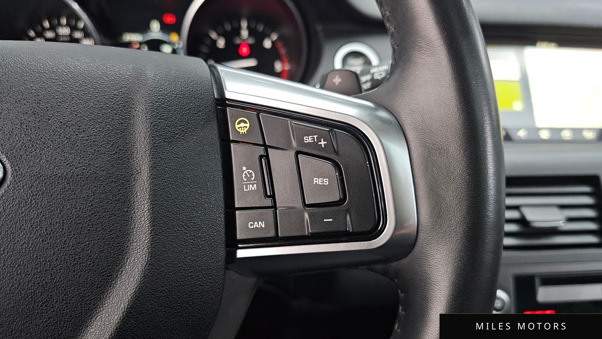 Land Rover Discovery Sport 2017 — миниатюра 10