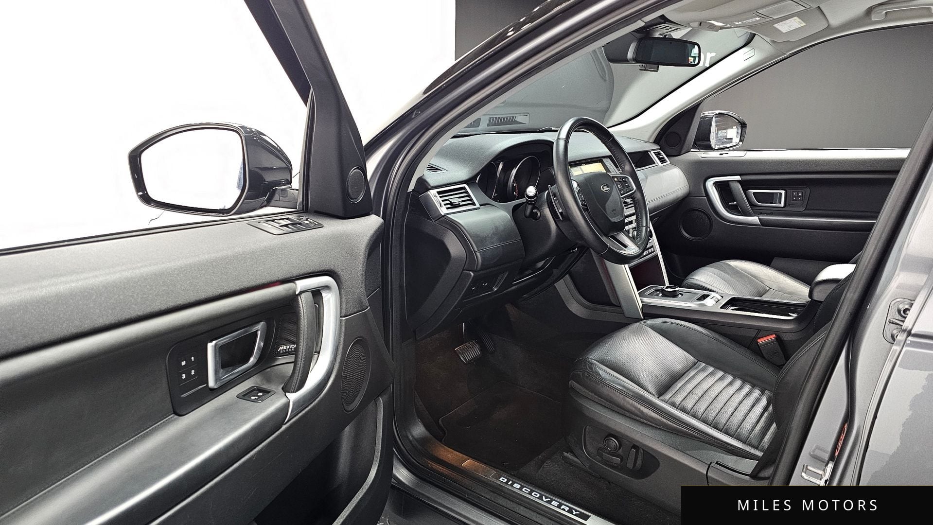 Land Rover Discovery Sport 2017 — миниатюра 11