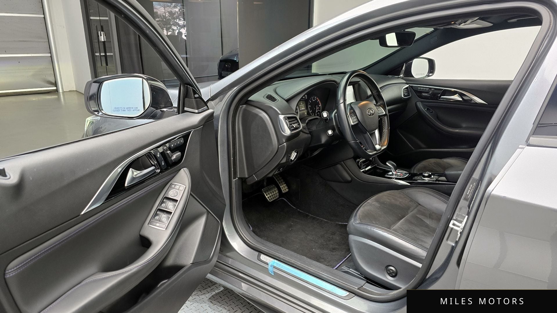 Infiniti Q30 2017 — миниатюра 11