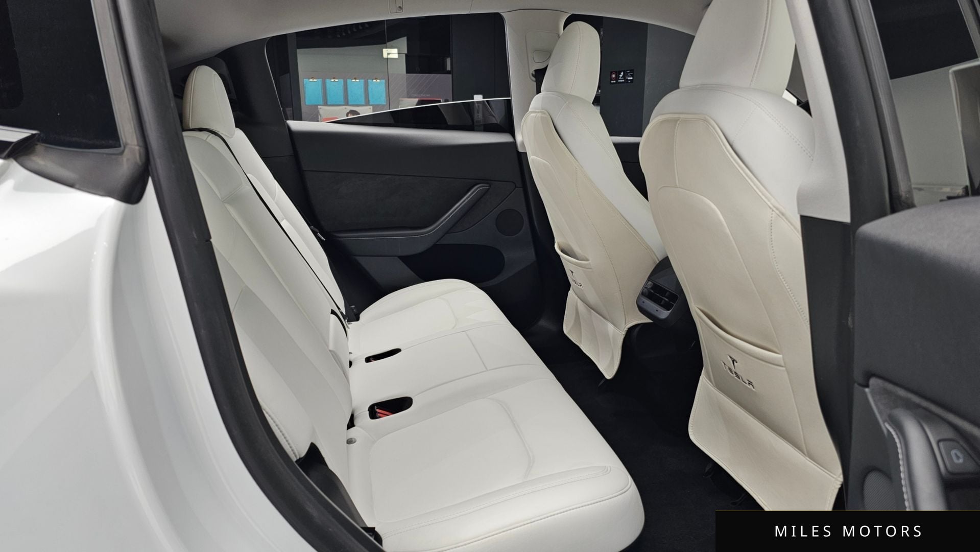 Tesla 모델 Y 2024 — миниатюра 12