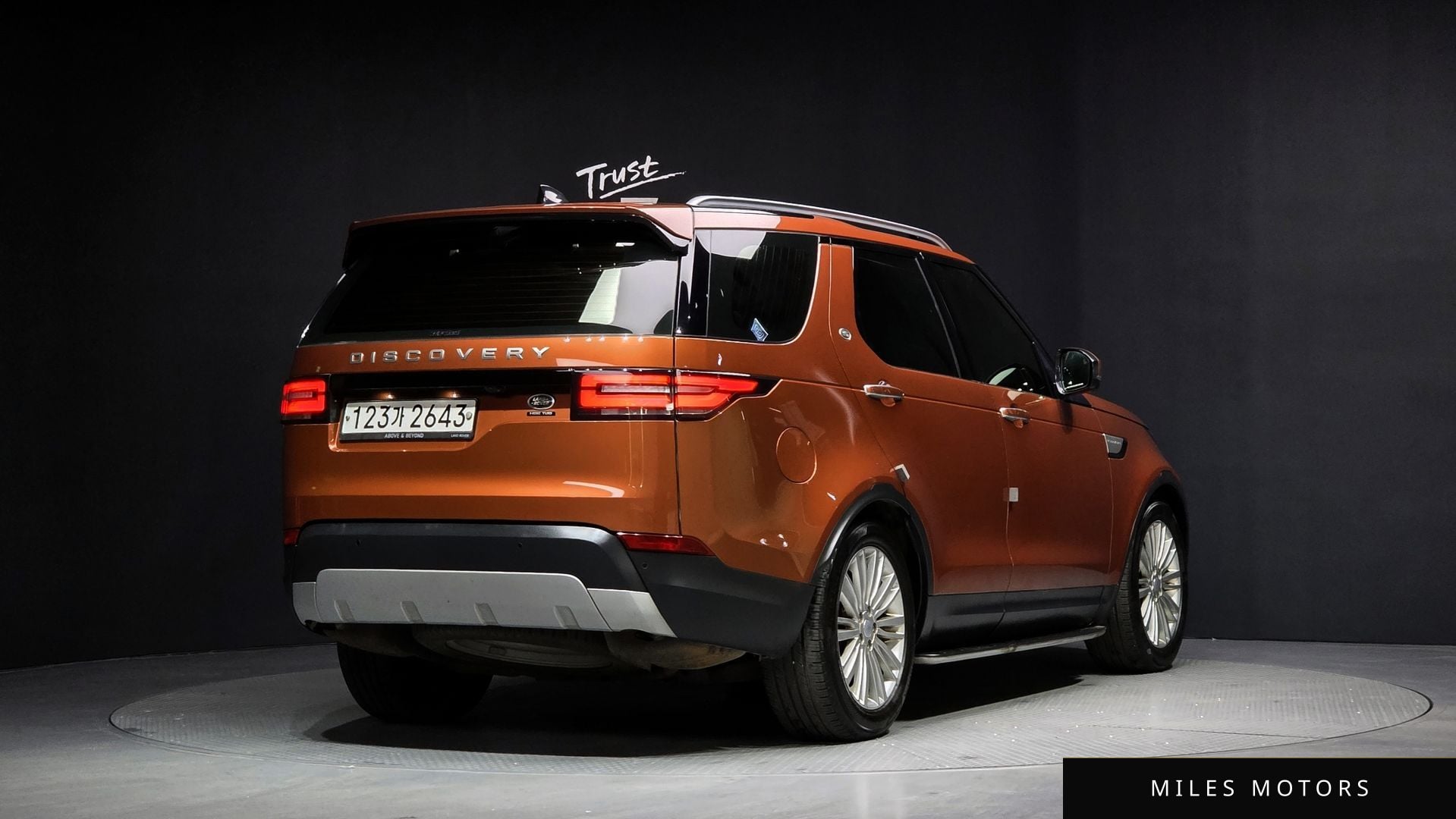 Land Rover Discovery 2017 — миниатюра 2