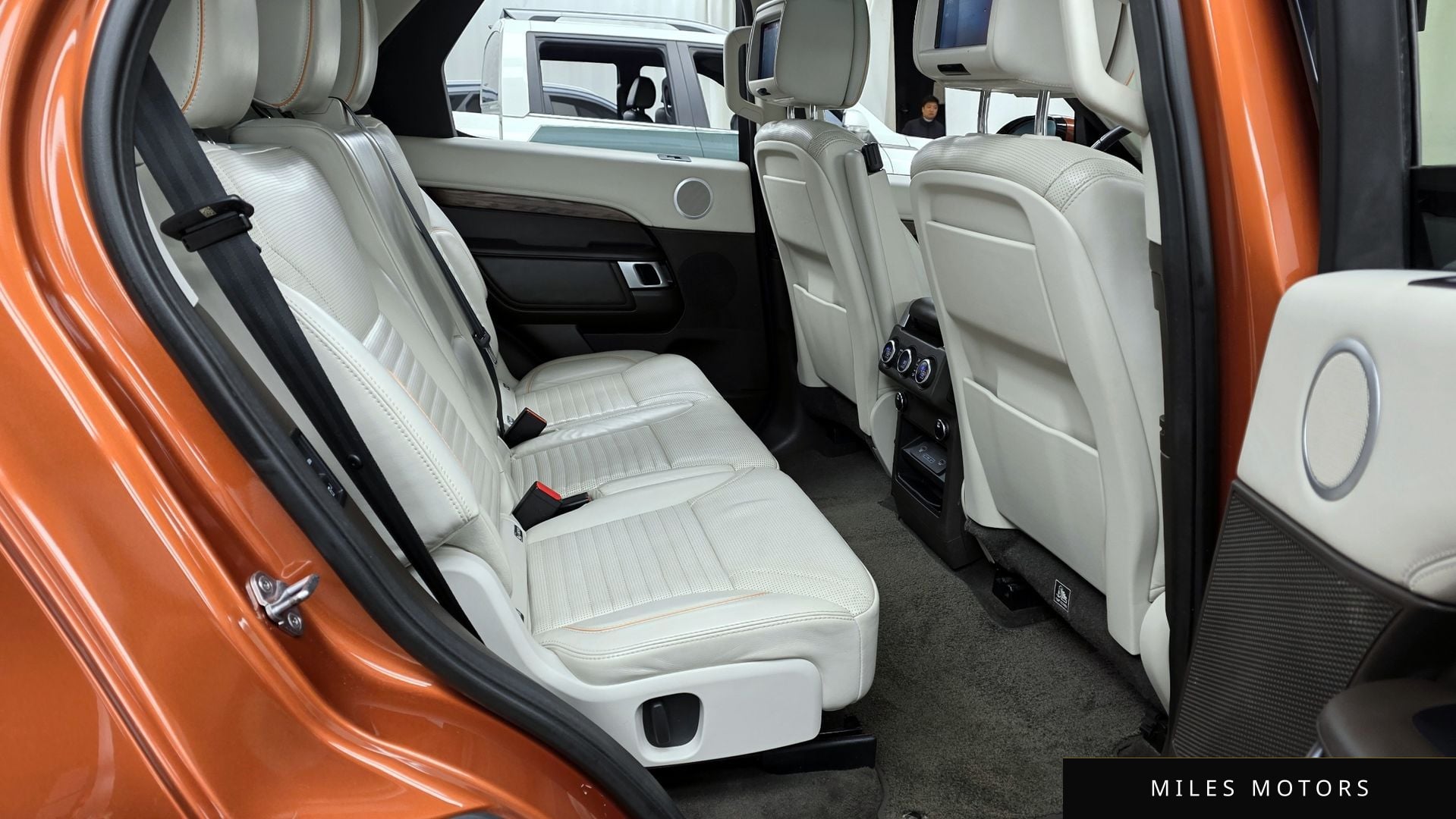 Land Rover Discovery 2017 — миниатюра 12